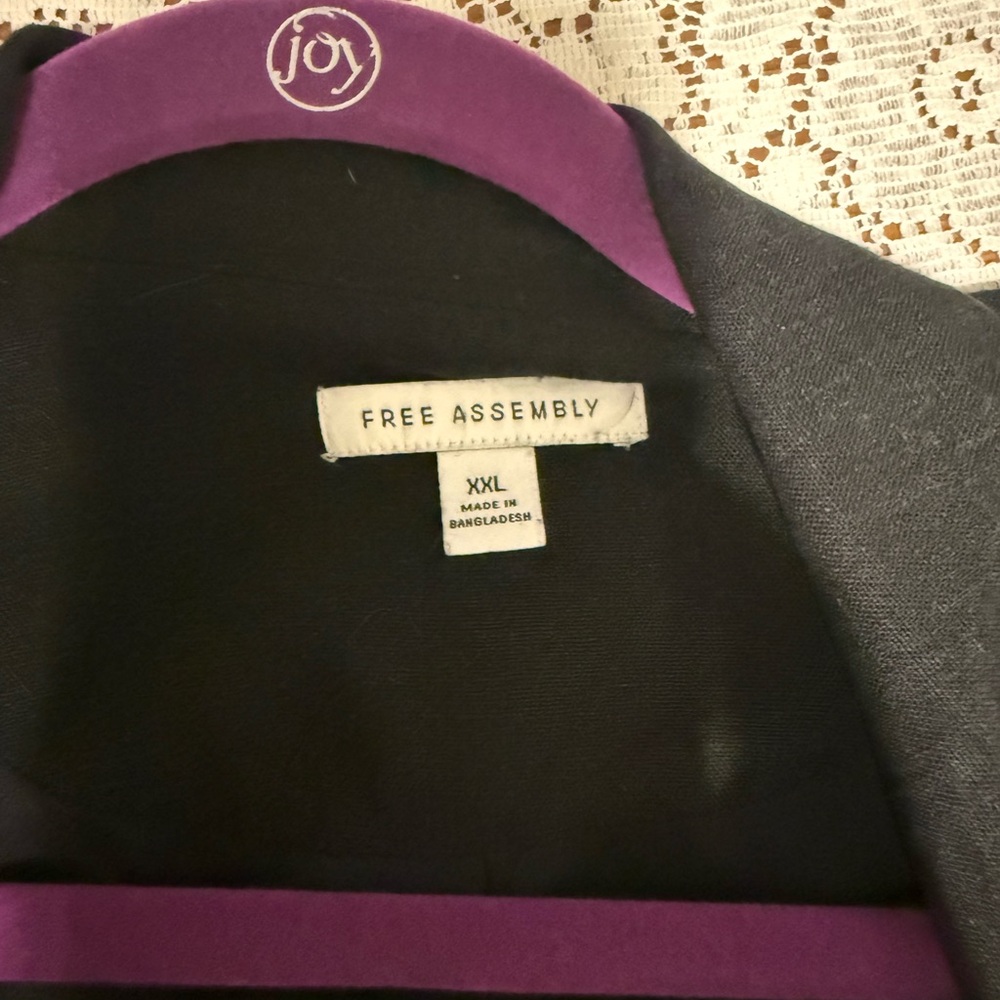 Linen blend plus size black blazer - Picture 8 of 8